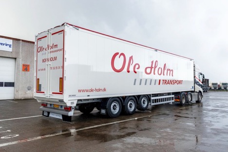 Bornholmsk vognmand har hentet en trailer med gende gulv