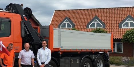 Chauffr hos Gilleleje-entreprenr har entret en nye fire-akslet lastvogn