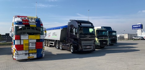 Lastbiler med jern-logo tager p rundtur i Danmark