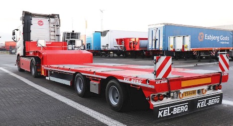 Vognmand i Varde kører ud med to nye to-akslede trailere med udtræk