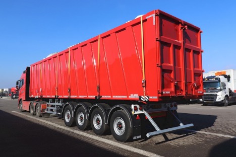Tip-trailer kan rumme 71 kubikmeter i kassen