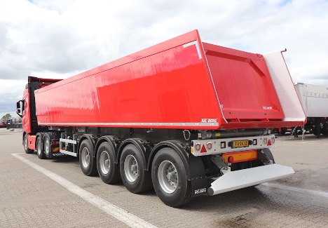 Løgumkloster-vognmand kan tage et læs på 37 kubikmeter med ny tip-trailer