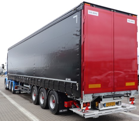 Vognmand på Falster valgte tre-akslet trailer med foldelift