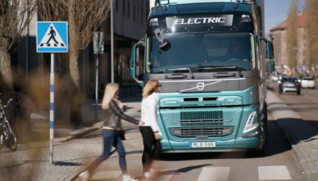 Nye systemer på lastbiler skal øge sikkerheden for cyklister og andre trafikanter