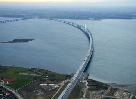 Den nye Storstr�msbro er klar til de f�rste trafikanter til februar