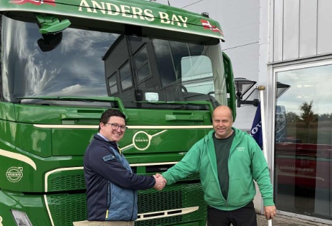 Vognmand i Nordsjælland har fået ny tre-akslet forvogn med wirehejs