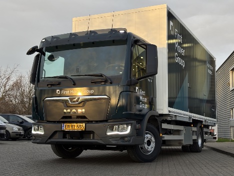 Flyttevirksomhed i Hvidovre har fået 12-tons flyttebil med veksellad