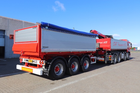 Ringsted-vognmand hentede tre-akslet k�rre i Hedensted